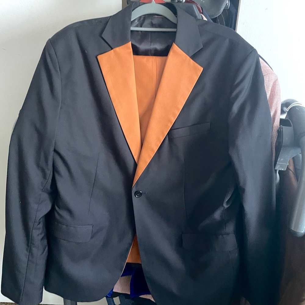 Amazon Essentials Tan Suit Jacket - Picture 3 of 4